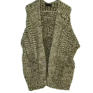 Penelope Leroy Paris Women’s Medium Fuzzy Black And White Cozy Cardigan